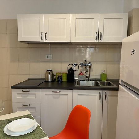 רומא The Best Rent - Spacious One-Bedroom Apartment Near Colosseum מראה חיצוני תמונה