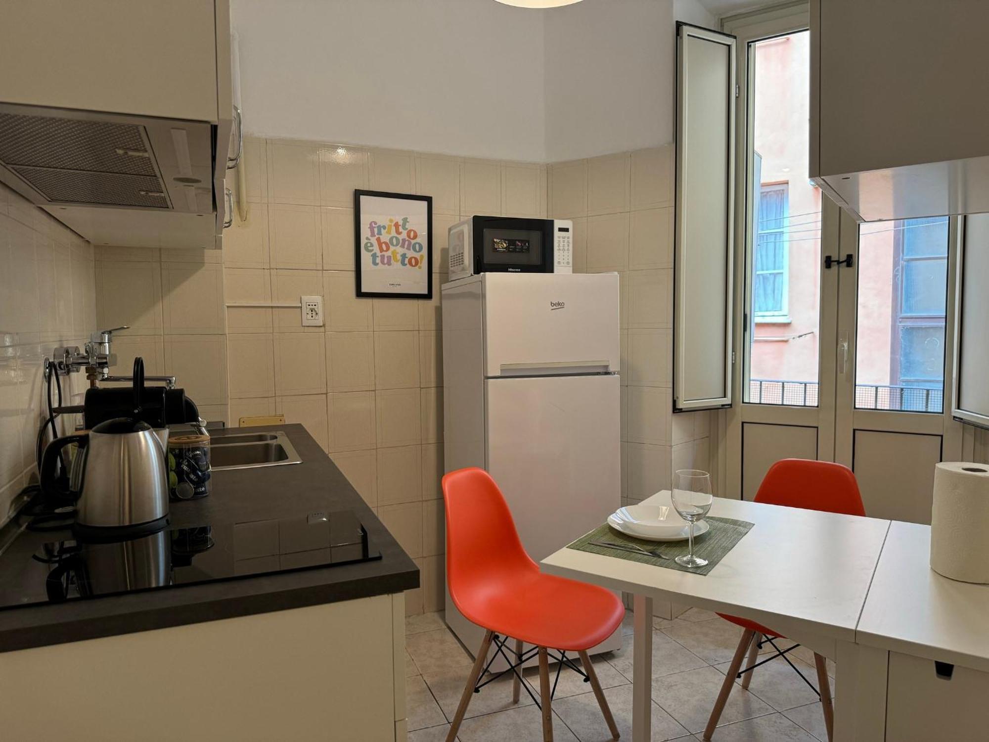 רומא The Best Rent - Spacious One-Bedroom Apartment Near Colosseum מראה חיצוני תמונה